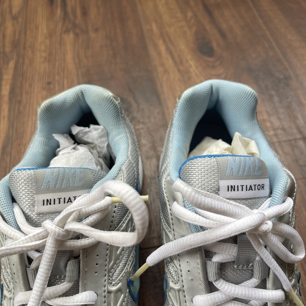 Nike Initiator Women Size 8.5 Running Sneakers Metallic Silver Ice Blue New - Picture 4 of 13